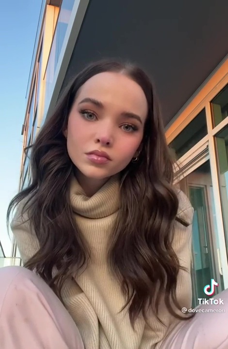 Dove Cameron