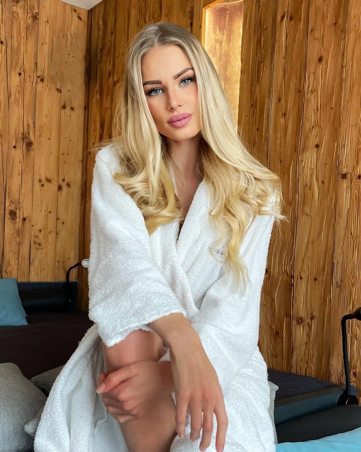 Maren Tschinkel. Maren Tschinkel.