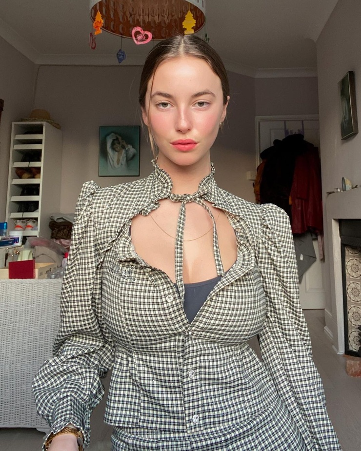 Amelie (model)