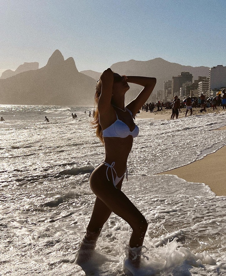 Bruna Lirio Bruna Lirio