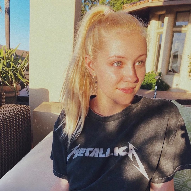 Ava Sambora