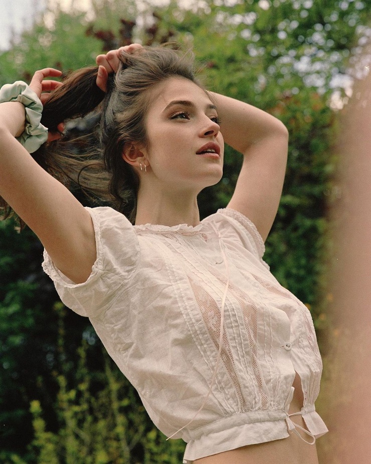 Eve Dumon