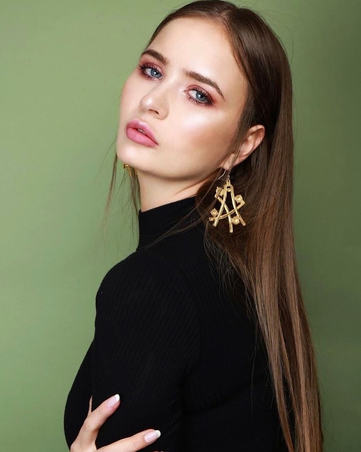 Alisa Fox