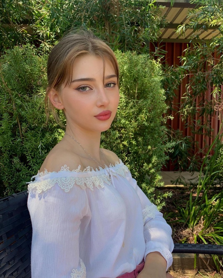 Ella Eve Boath