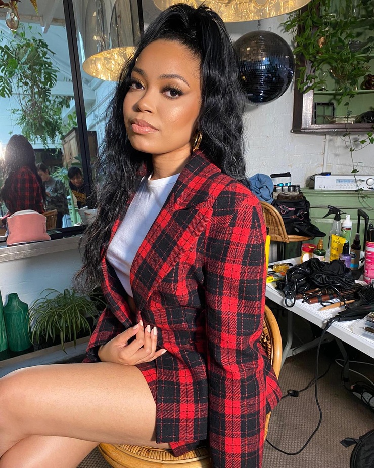 Dionne Bromfield Dionne Bromfield