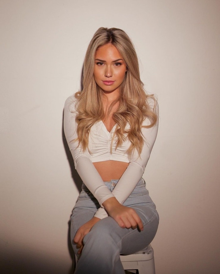Alina Nitschke Alina Nitschke