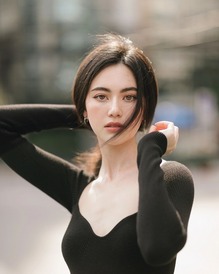 Davika Hoorne Davika Hoorne
