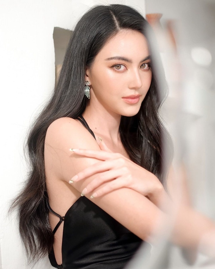Davika Hoorne Davika Hoorne