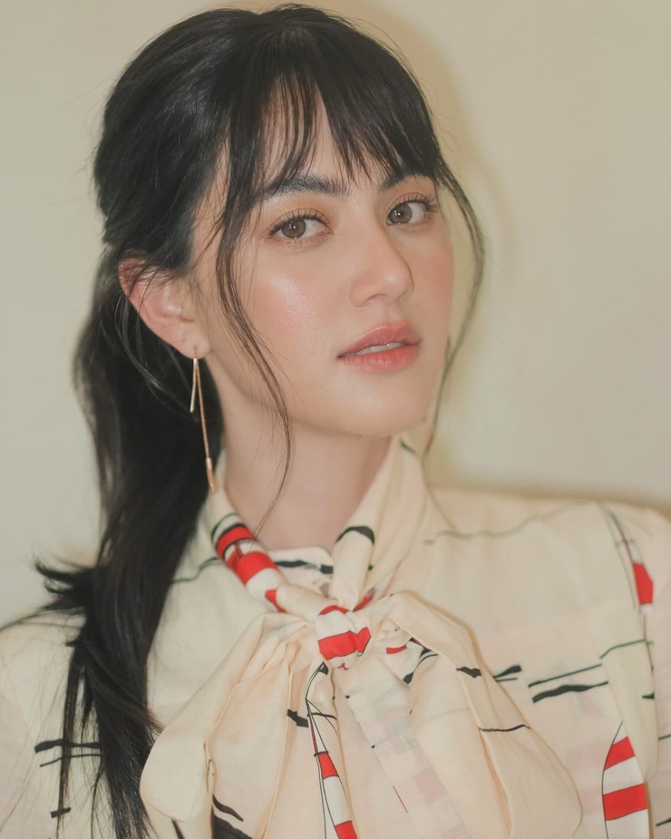 Davika Hoorne Davika Hoorne