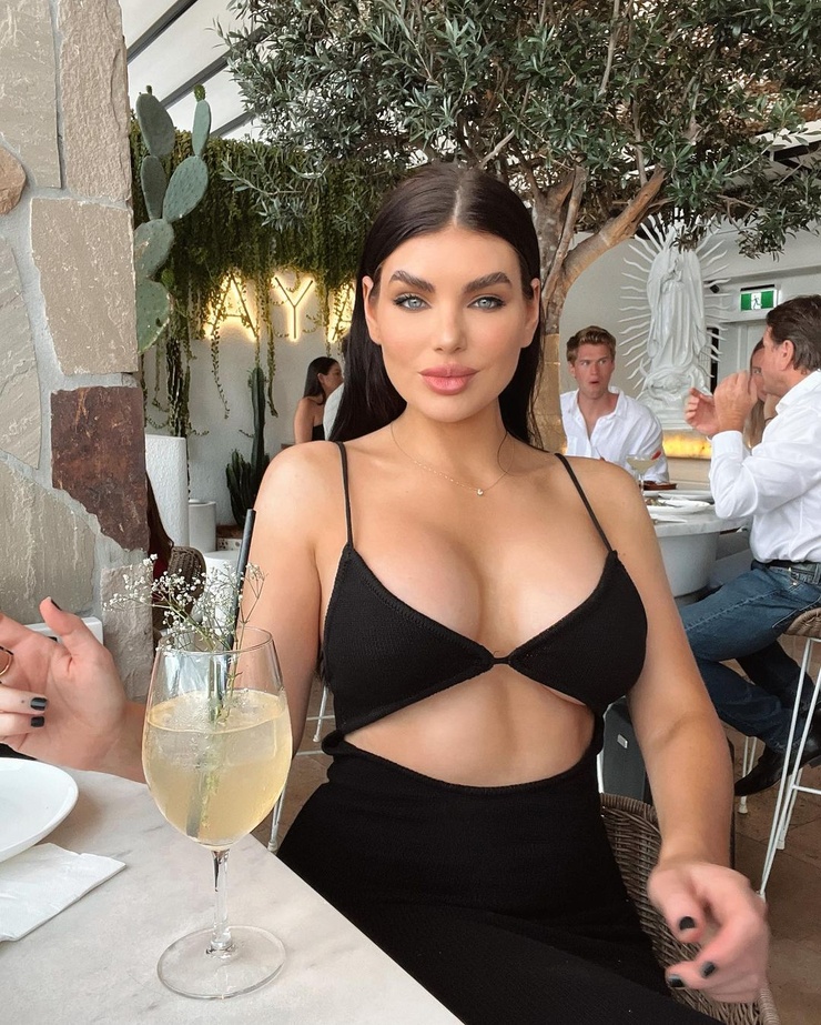 Nicole Thorne