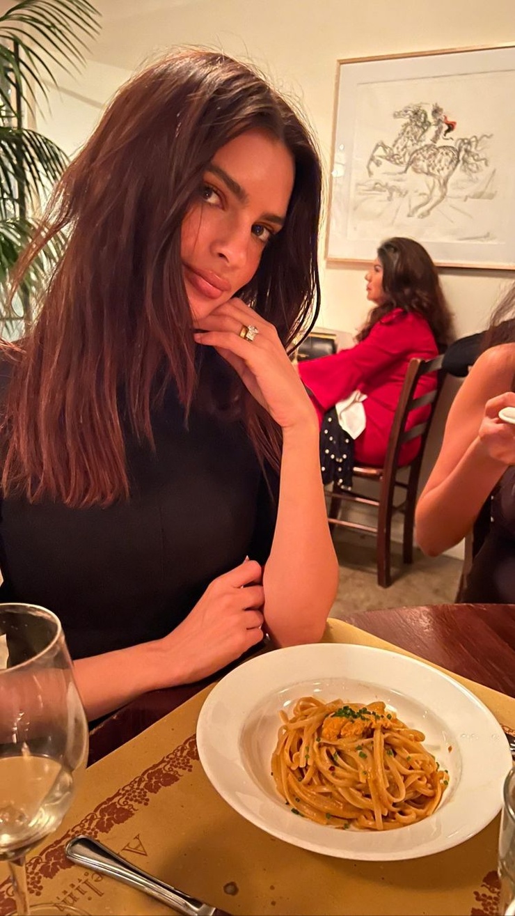 Emily Ratajkowski