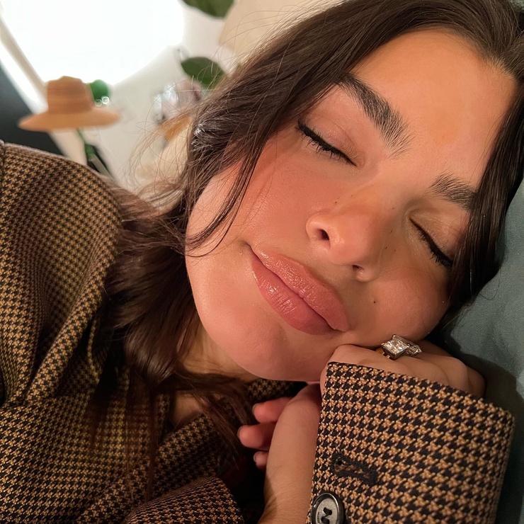 Emily Ratajkowski