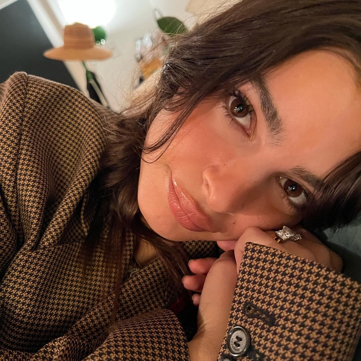 Emily Ratajkowski