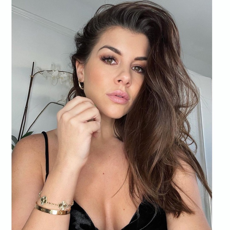 Imogen Thomas Imogen Thomas