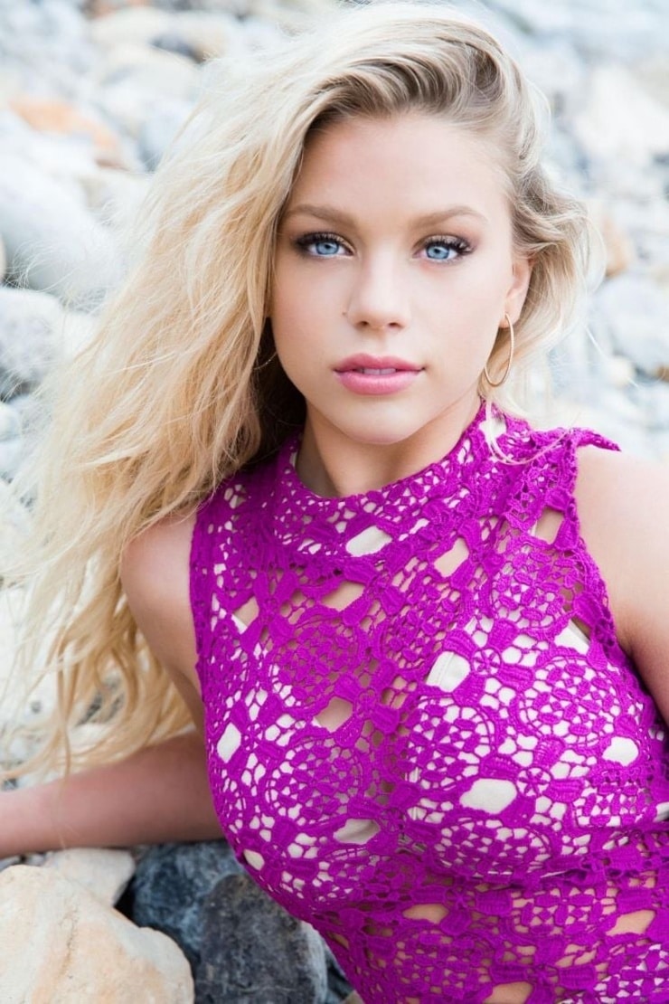 Picture Of Kaylyn Slevin 7584