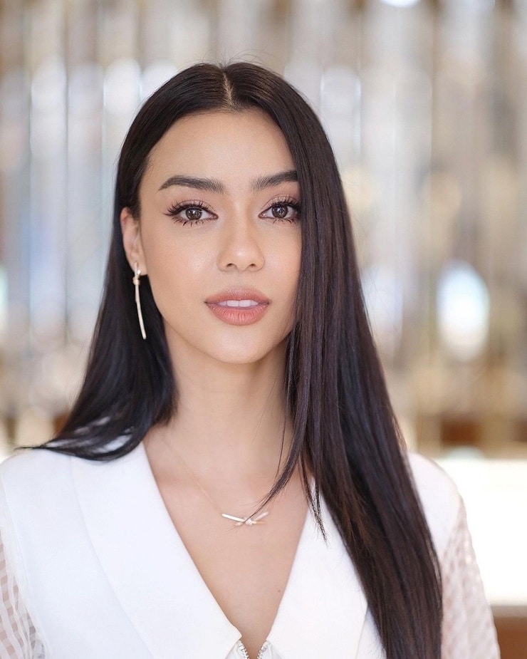 Amanda Obdam Amanda Obdam