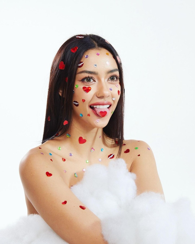 Amanda Obdam Amanda Obdam