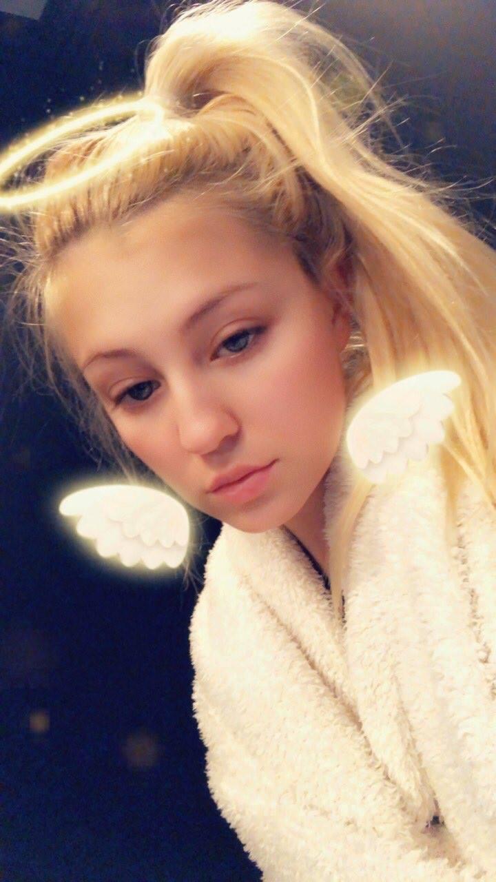Ava Sambora