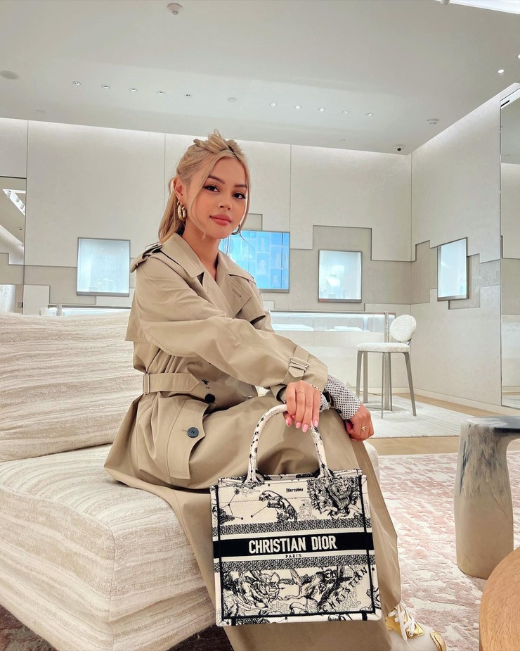 Lily Maymac