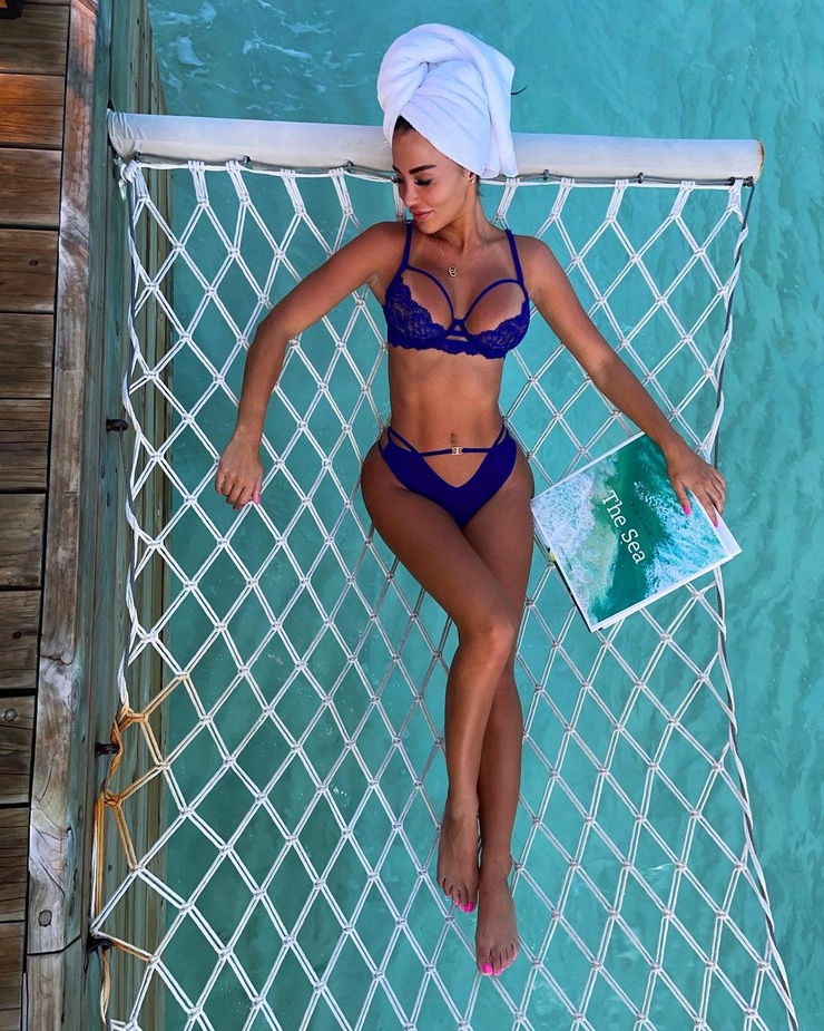 Yazmin Oukhellou
