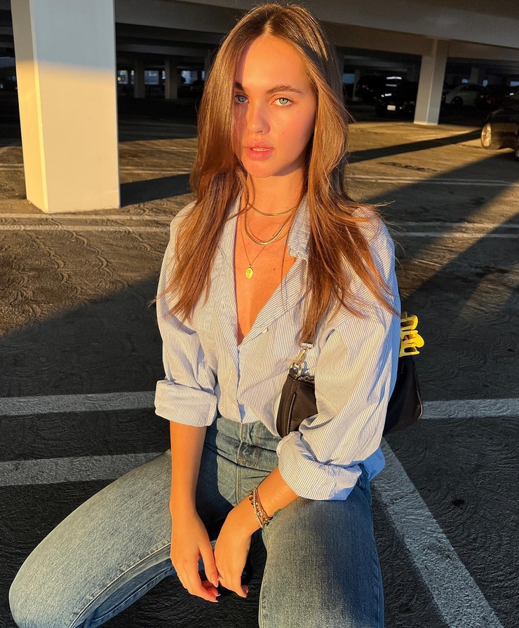 Lily Easton Lily Easton