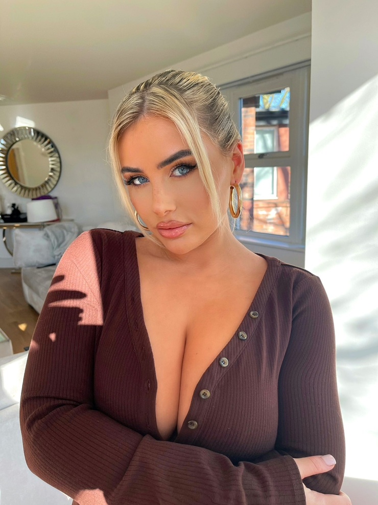 Ellie Brown-Wood Ellie Brown-Wood