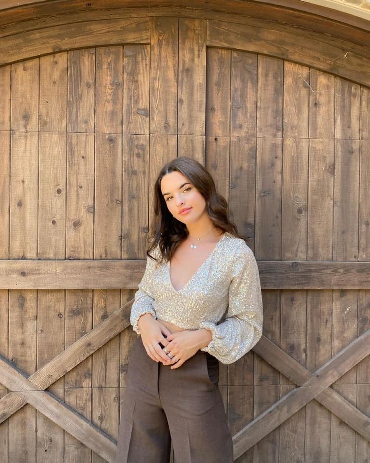 Jenna Raine Simmons