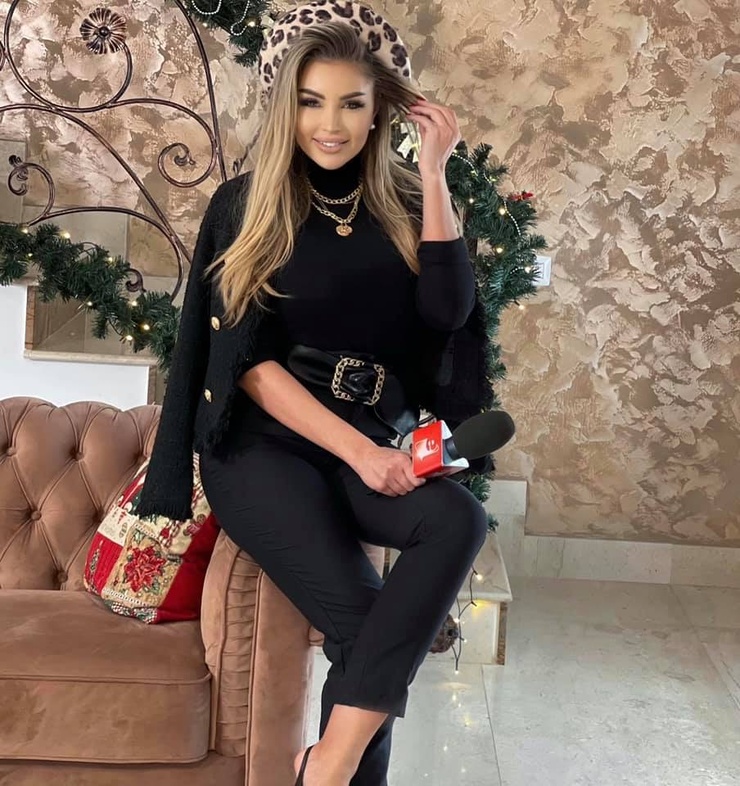 picture-of-roxana-vasniuc