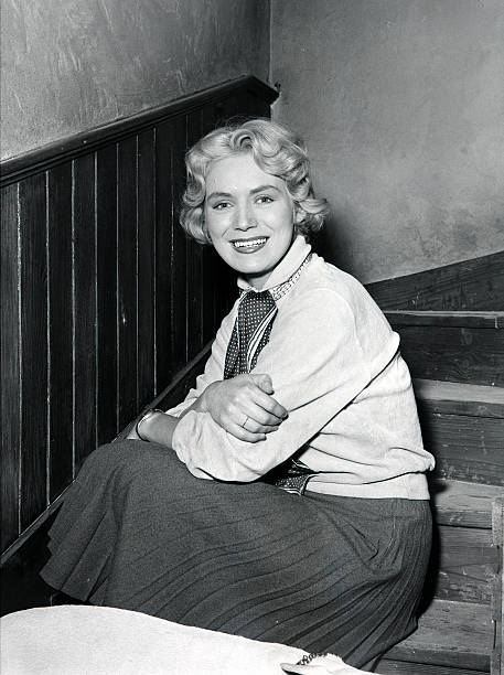 Veronica Hurst Veronica Hurst