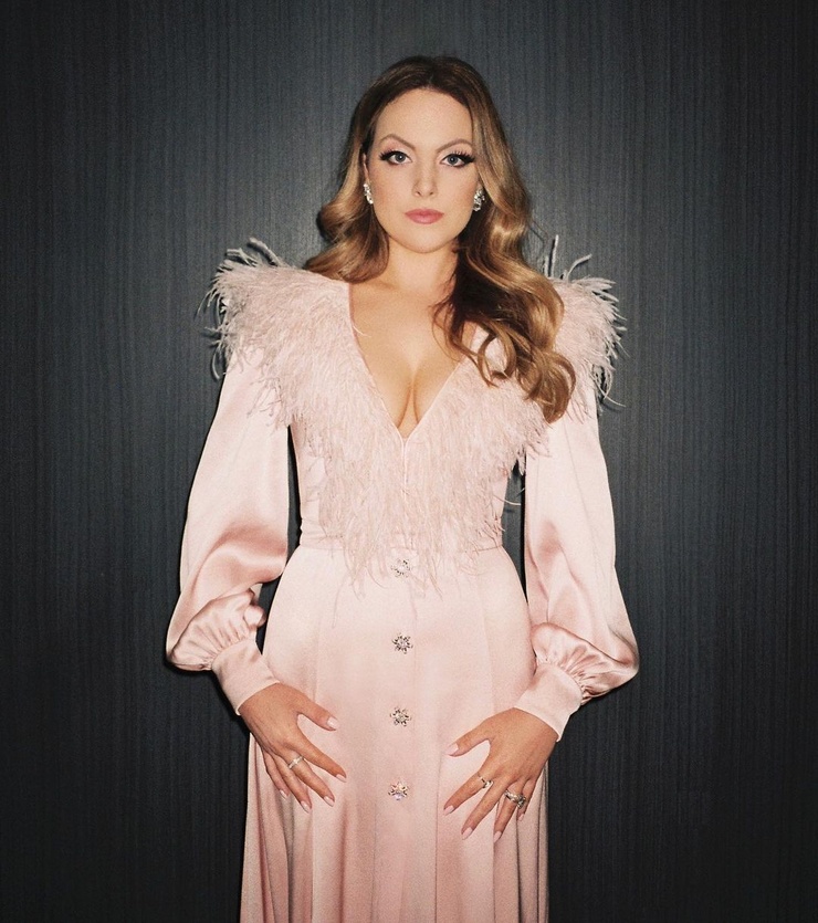 Elizabeth Gillies Elizabeth Gillies
