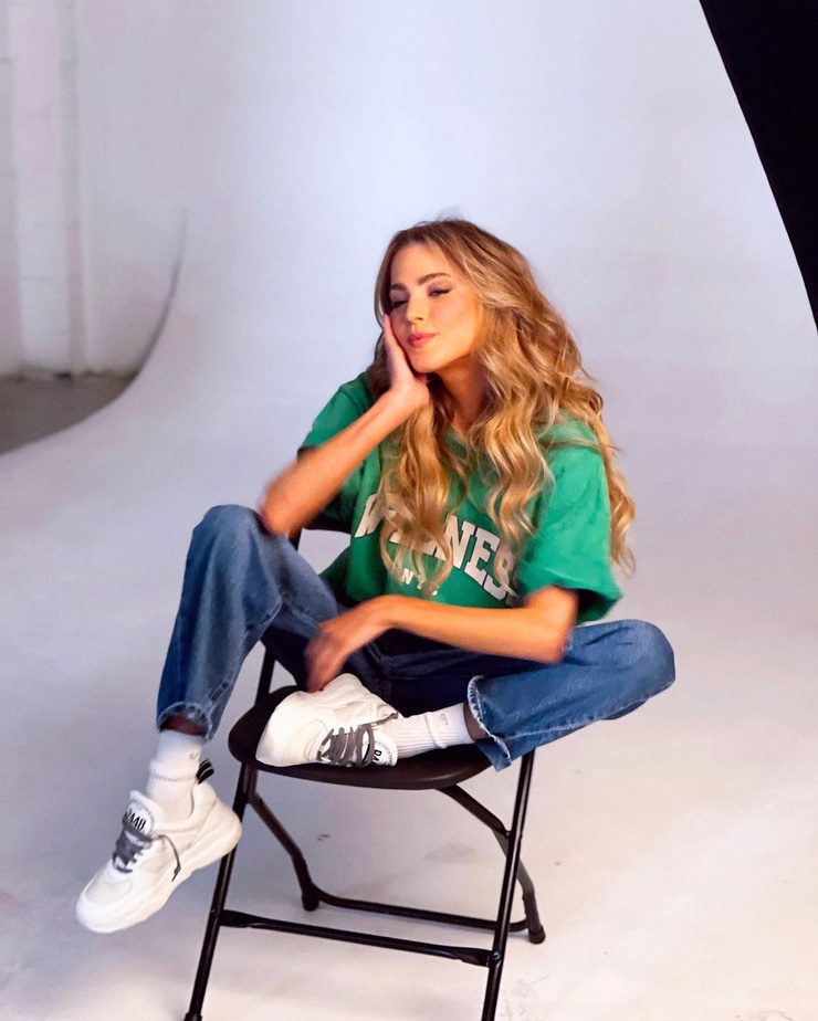 Anne Winters