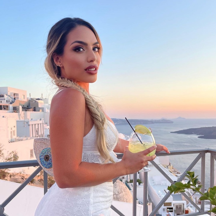 Picture of AraQueenBae