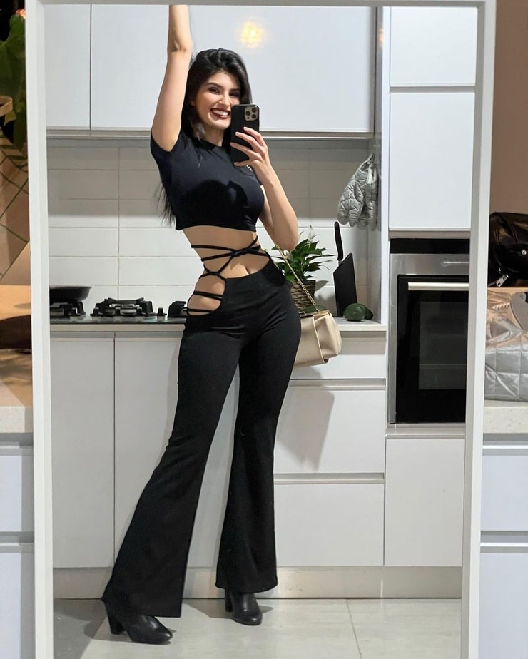 Yael Cohen (model)