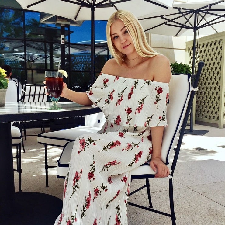 Ava Sambora