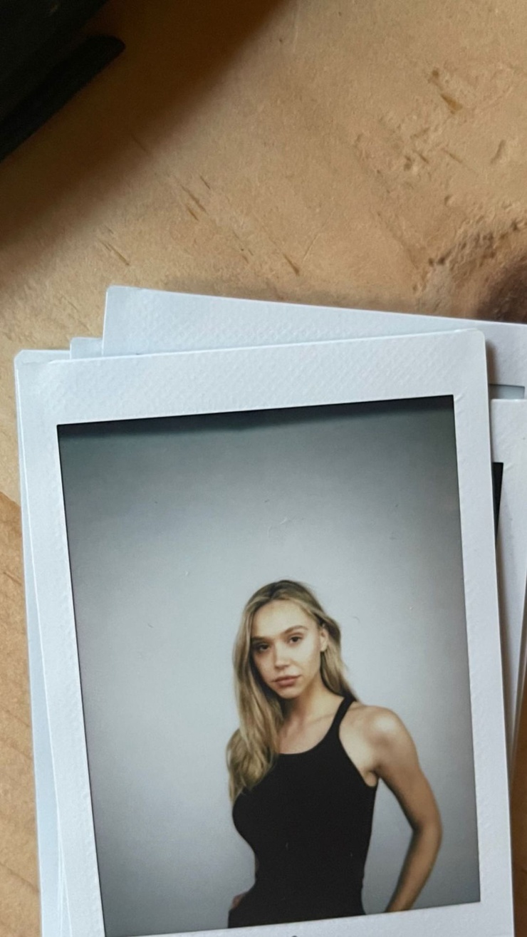 Alexis Ren
