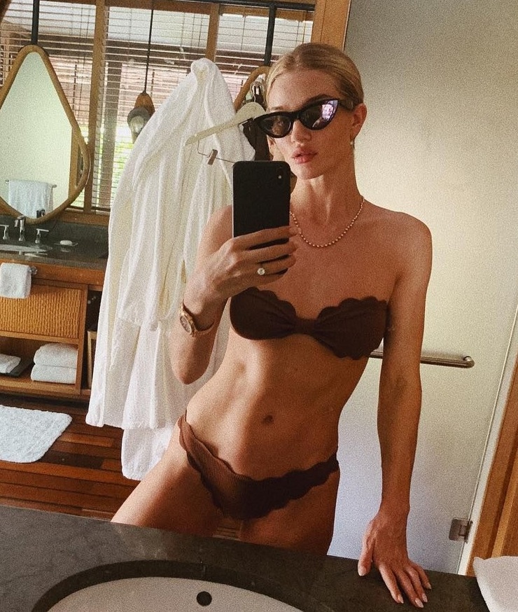 Rosie Huntington-Whiteley Rosie Huntington-Whiteley