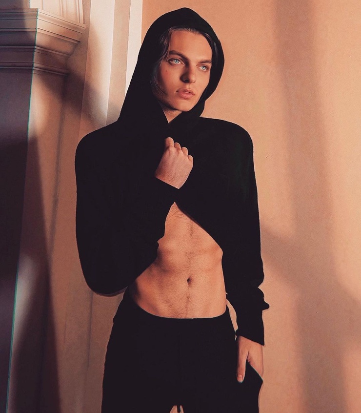 Damian Hurley Damian Hurley
