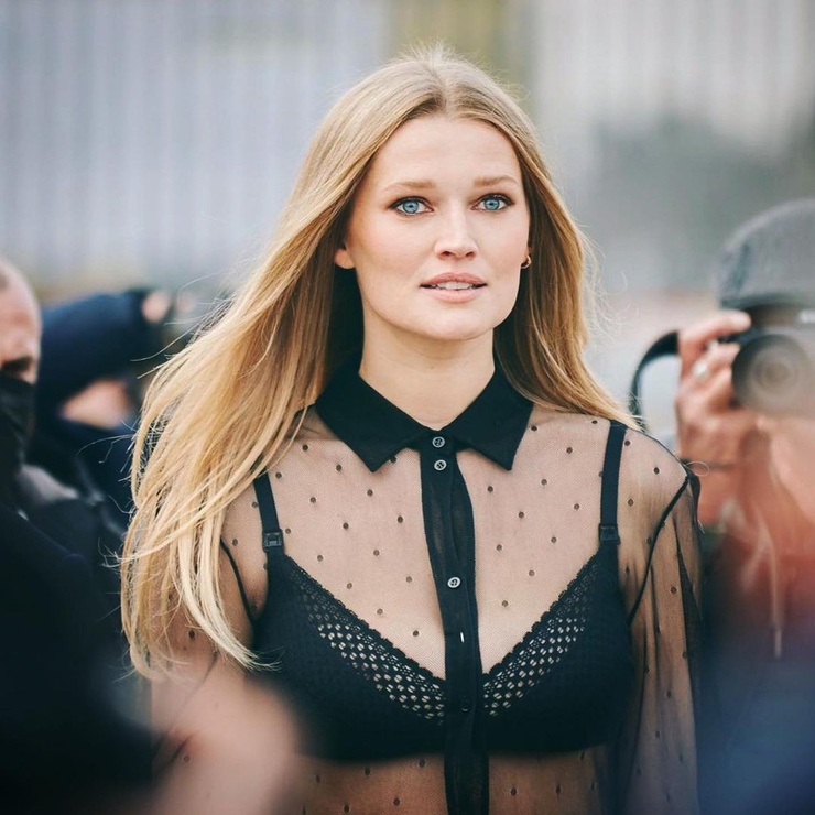 Toni Garrn Toni Garrn
