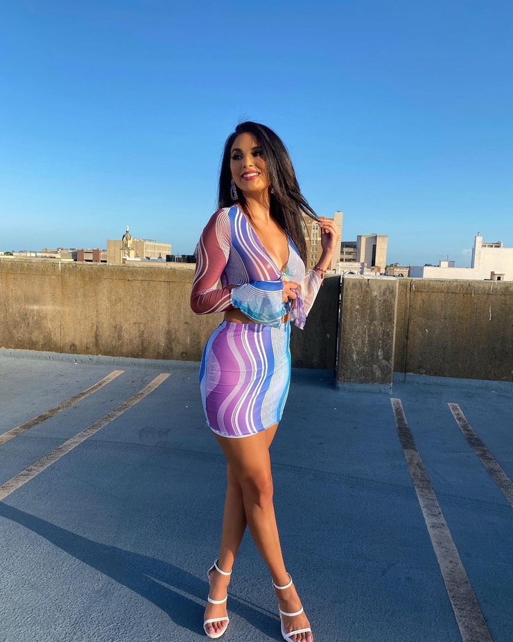 Felisia Hernandez Felisia Hernandez