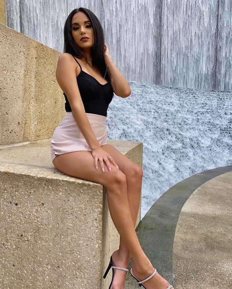 Felisia Hernandez Felisia Hernandez