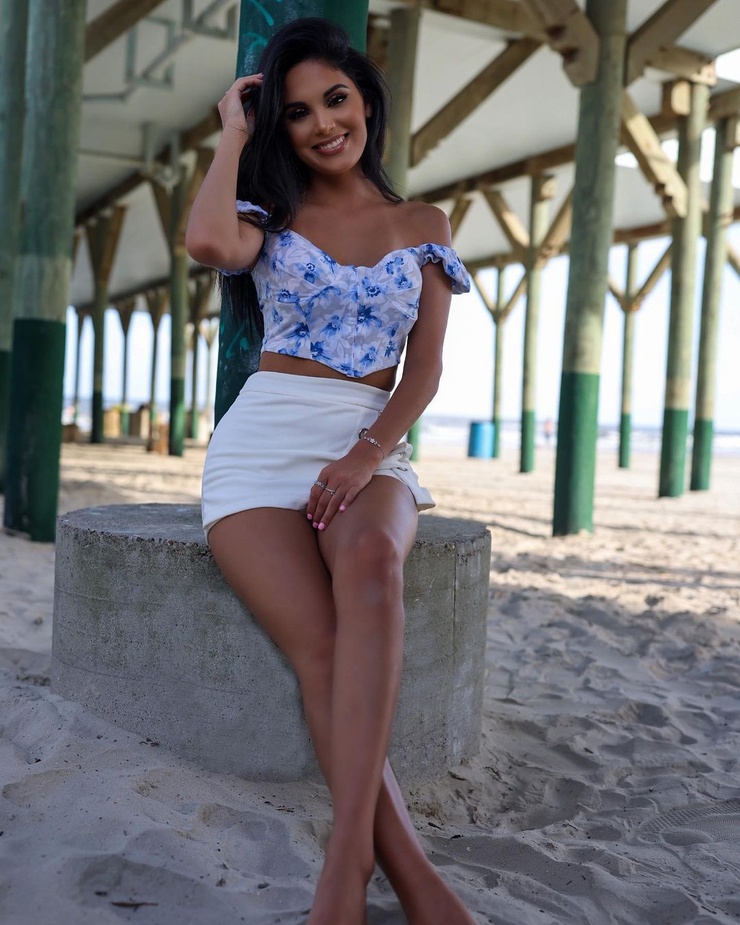 Felisia Hernandez Felisia Hernandez