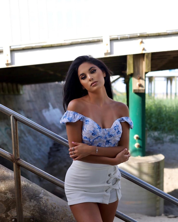 Felisia Hernandez Felisia Hernandez