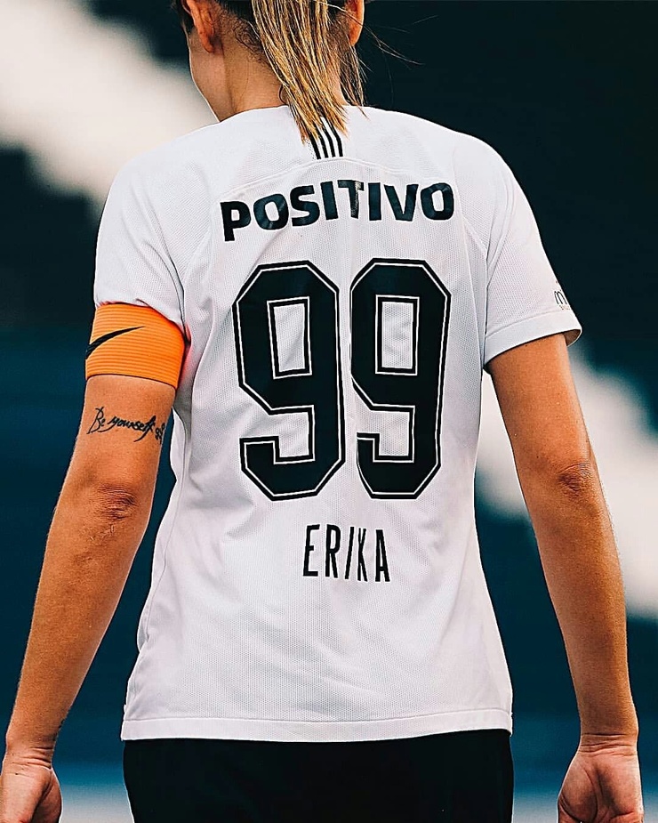 Érika Cristiano dos Santos