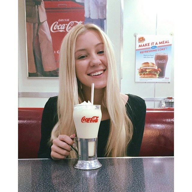 Ava Sambora