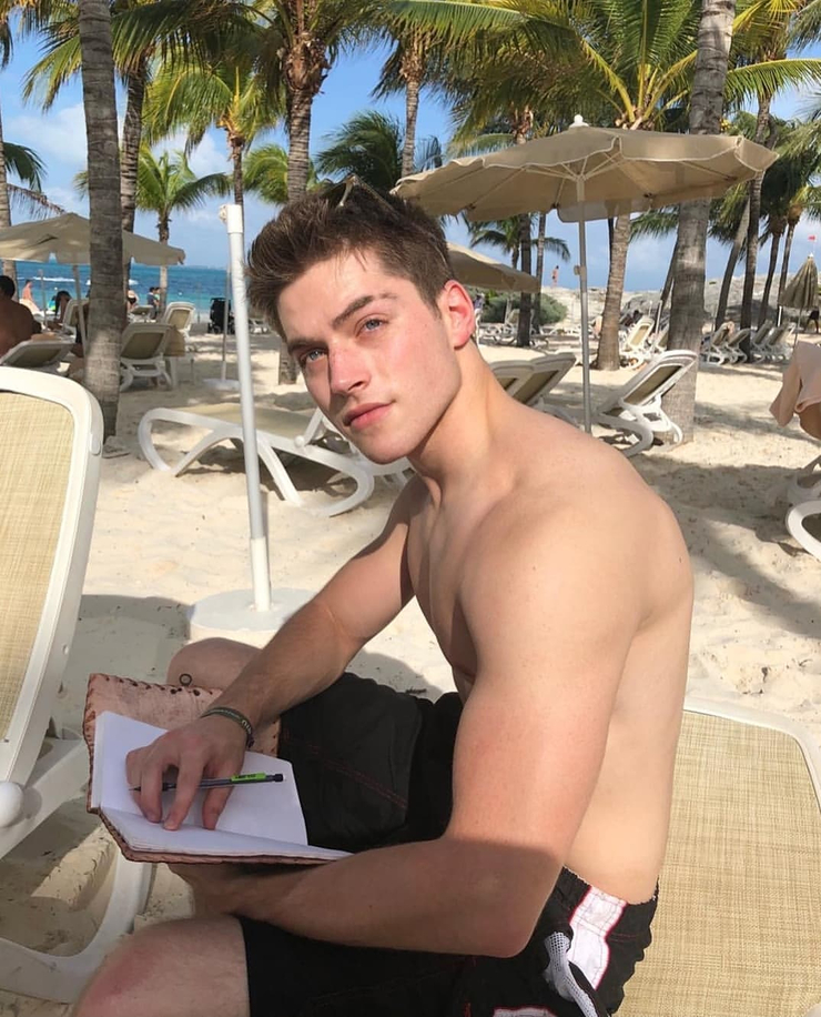 Froy Gutierrez