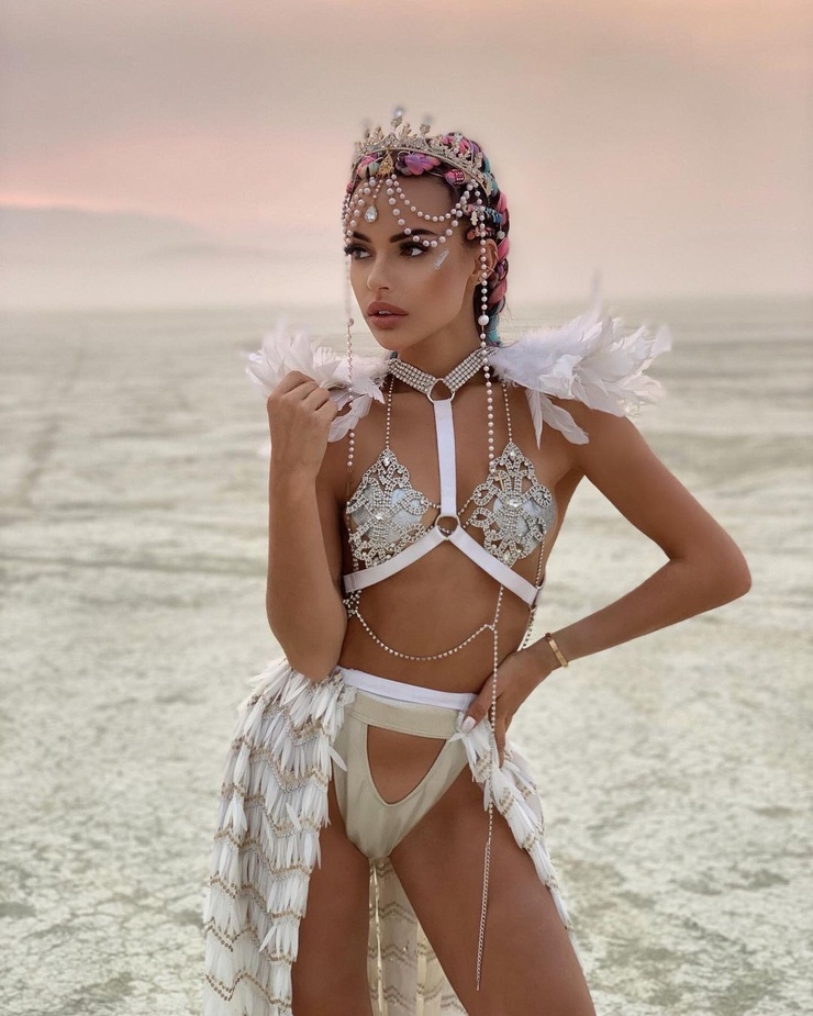 Yulia Bonya Yulia Bonya