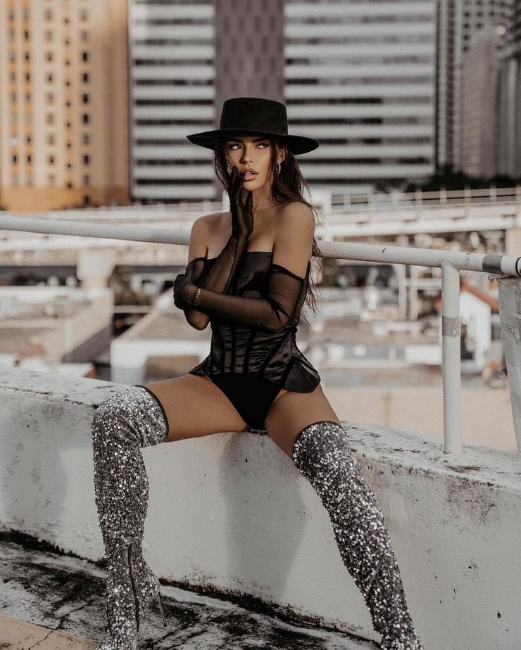 Yulia Bonya Yulia Bonya