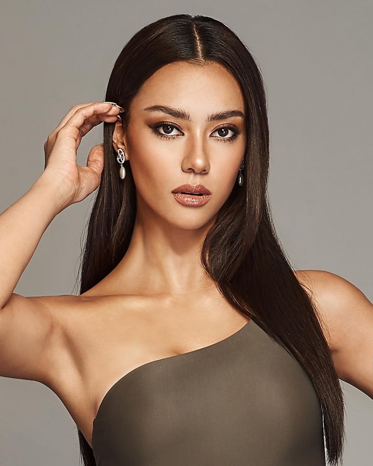 Amanda Obdam Amanda Obdam