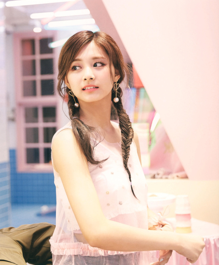 Chou Tzu-yu (Tzuyu)