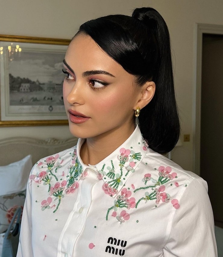 Camila Mendes